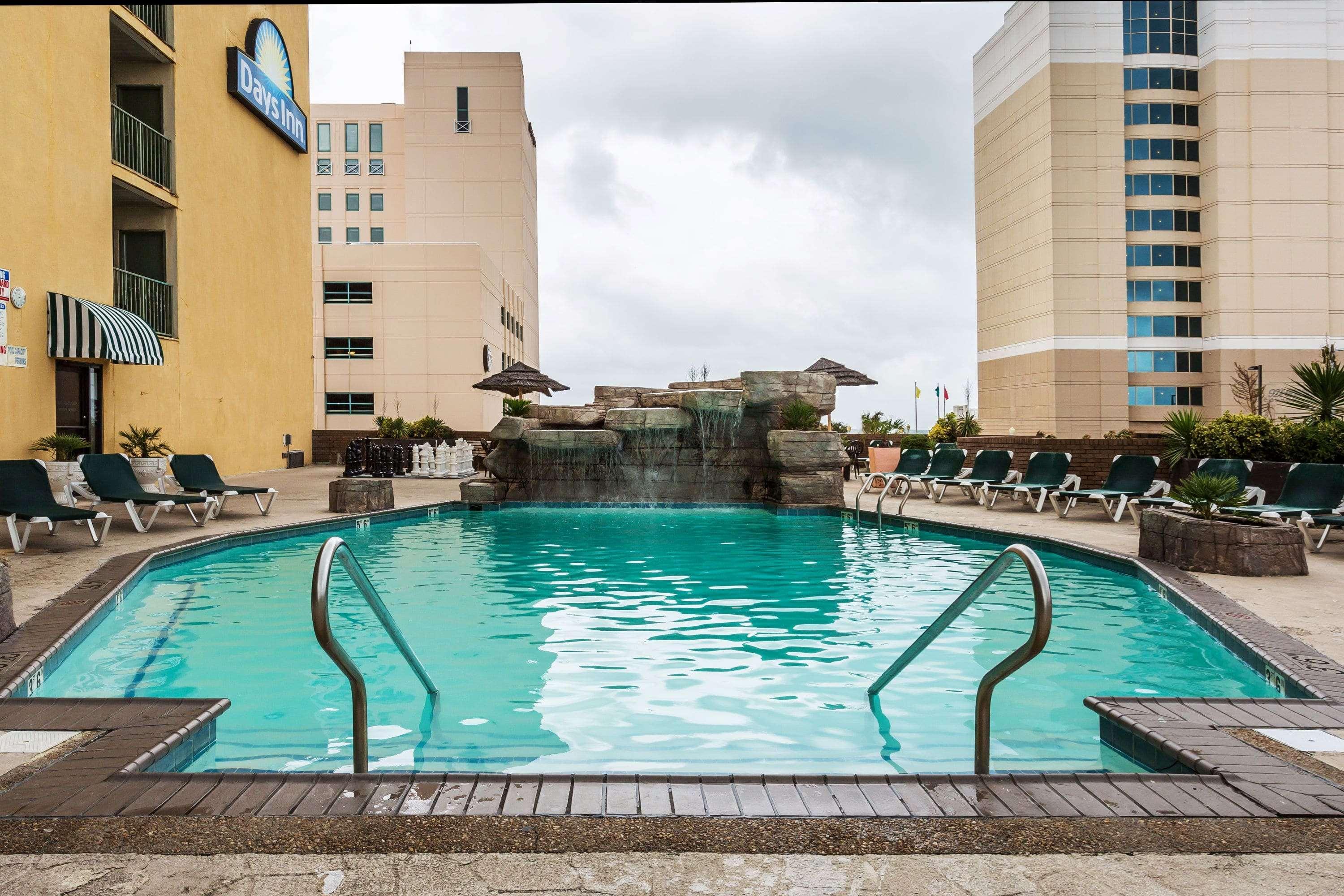 Days Inn By Wyndham Virginia Beach At The Beach Eksteriør billede