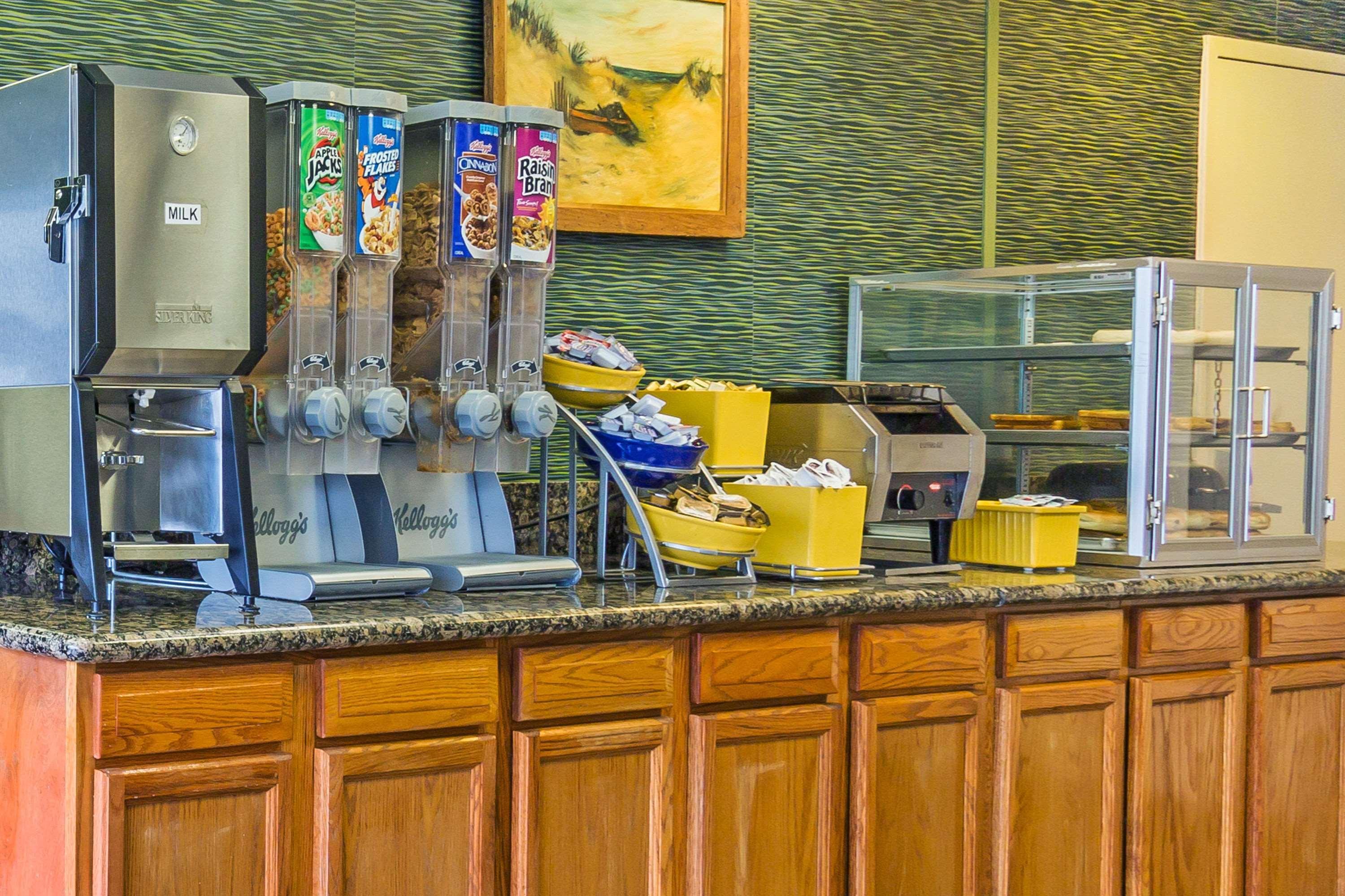 Days Inn By Wyndham Virginia Beach At The Beach Eksteriør billede