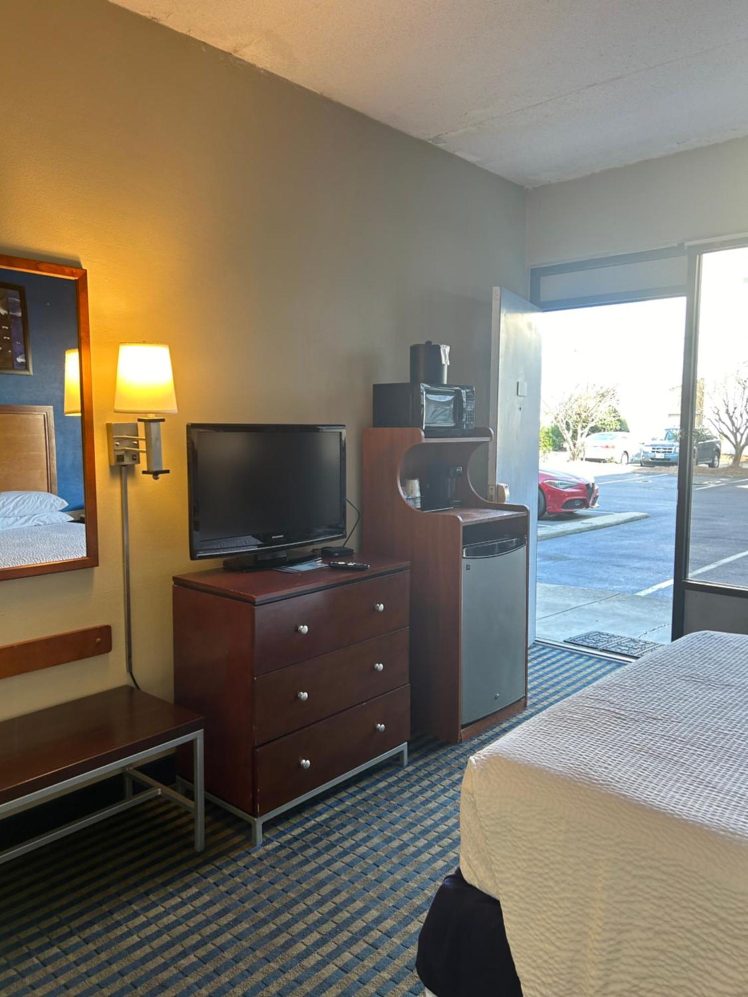 Days Inn By Wyndham Virginia Beach At The Beach Eksteriør billede